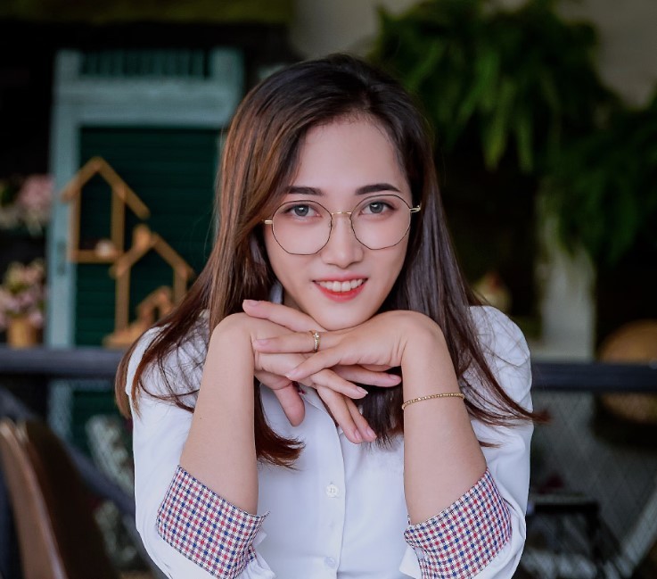 Chị Uyên