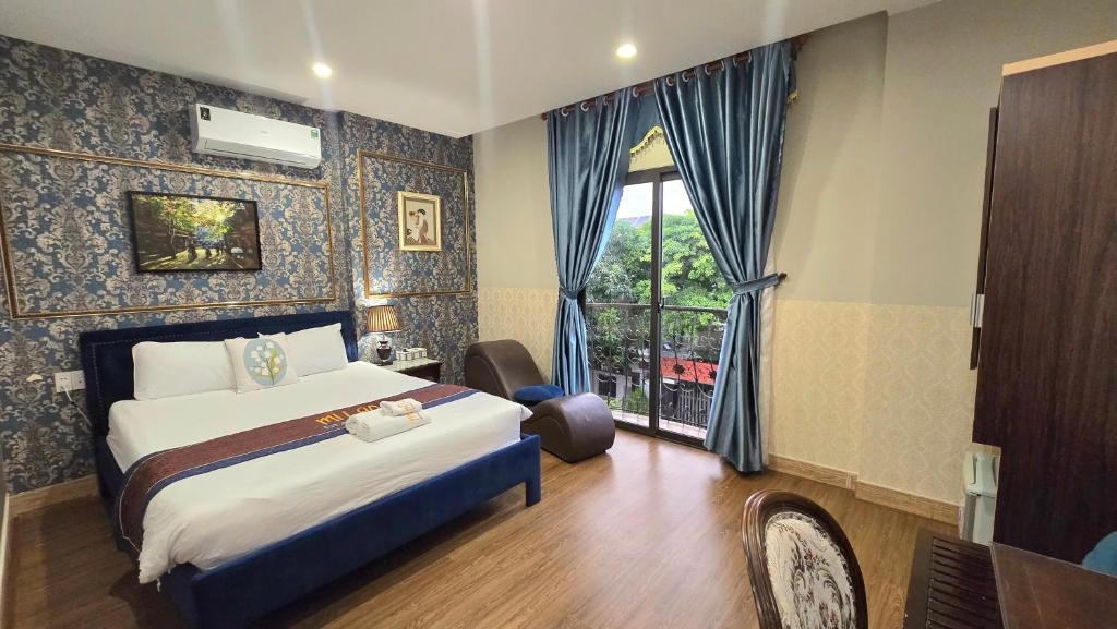 Suite có giường cỡ King với ban công